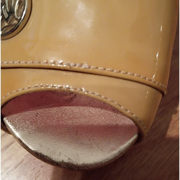 Lilly Pulitzer Tan &‎ Gold Patent Nude Leather wedge Peep Toe Resort Heels 6.5 - Picture 4 of 11